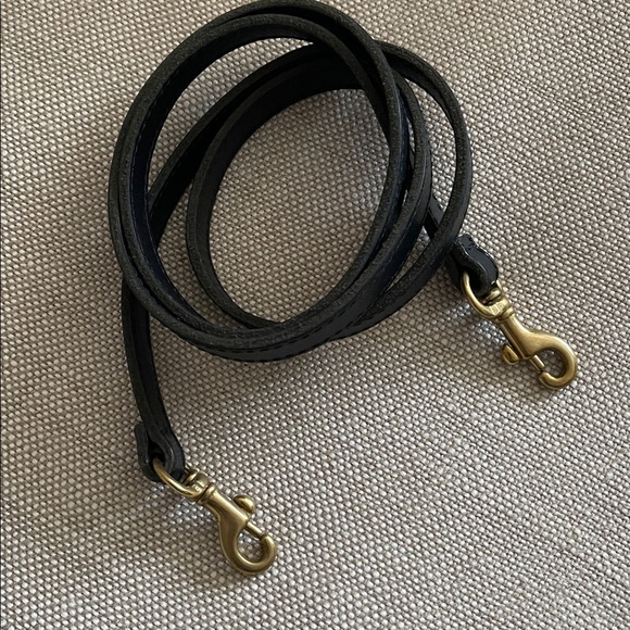 Black Leather Shoulder Strap Bag - Picture 4 of 5